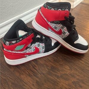 Jordan 1 Mid SE ‘Ugly Christmas Sweater’ (GS) – Size 4.5Y